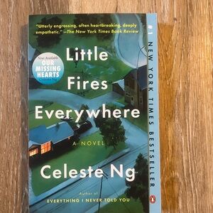 Celeste Ng's Little Fires Everywhere - Blue and Green Cover